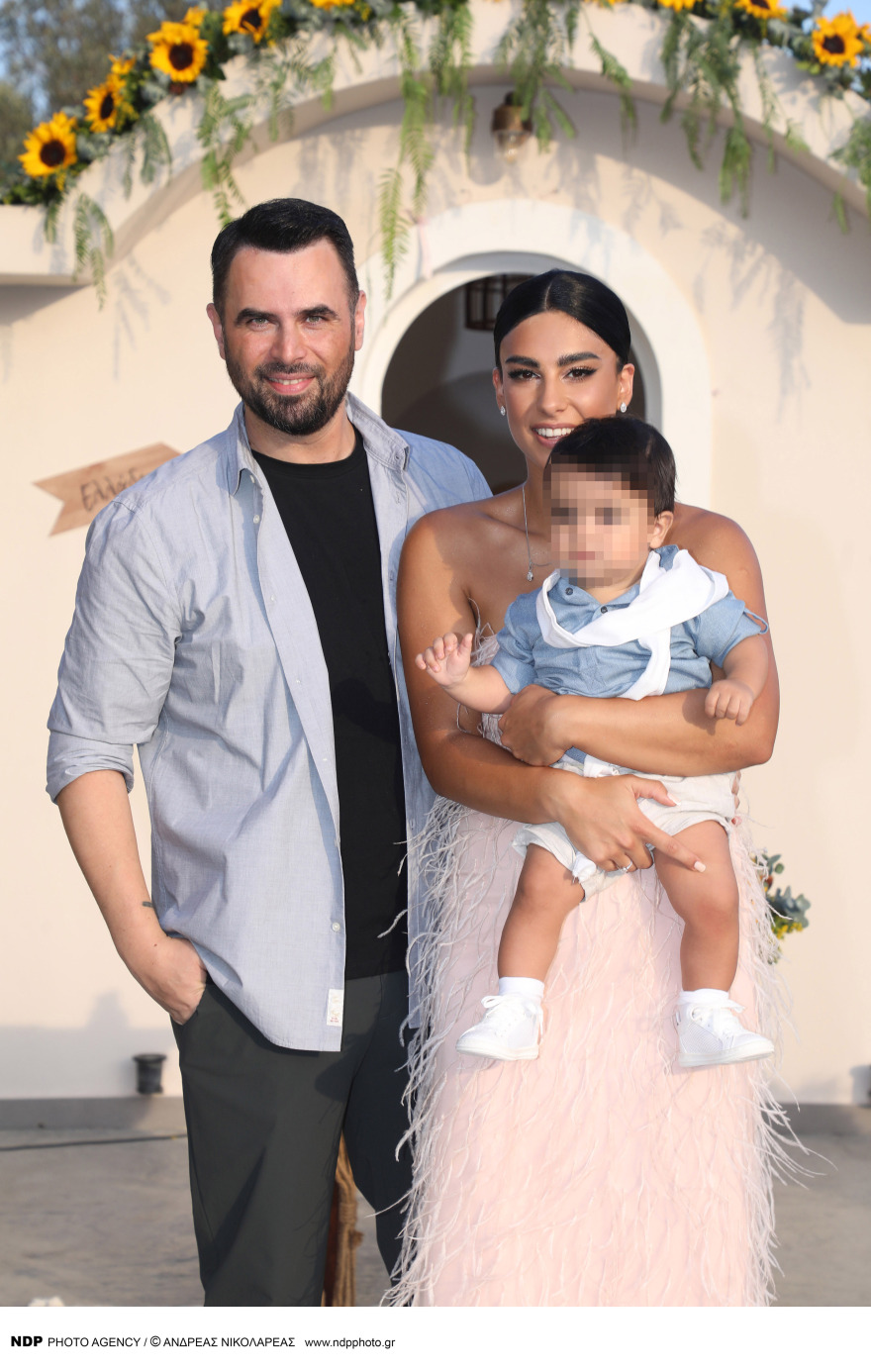 Γιώργος Παπαδόπουλος: Ο τραγουδιστής βάφτισε τον γιο του 