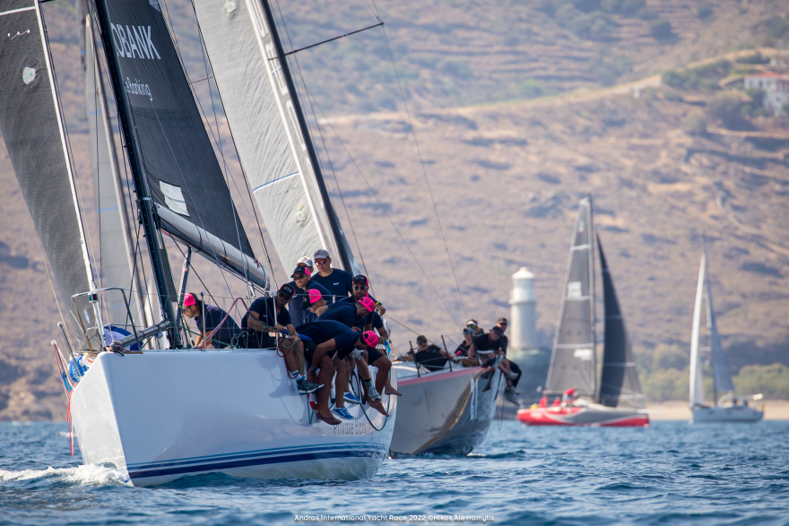  Η ομάδα των Μάντη - Καγιαλή διατήρησε τα  κεκτημένα στον  ιστιοπλοϊκό αγώνα Άνδρου