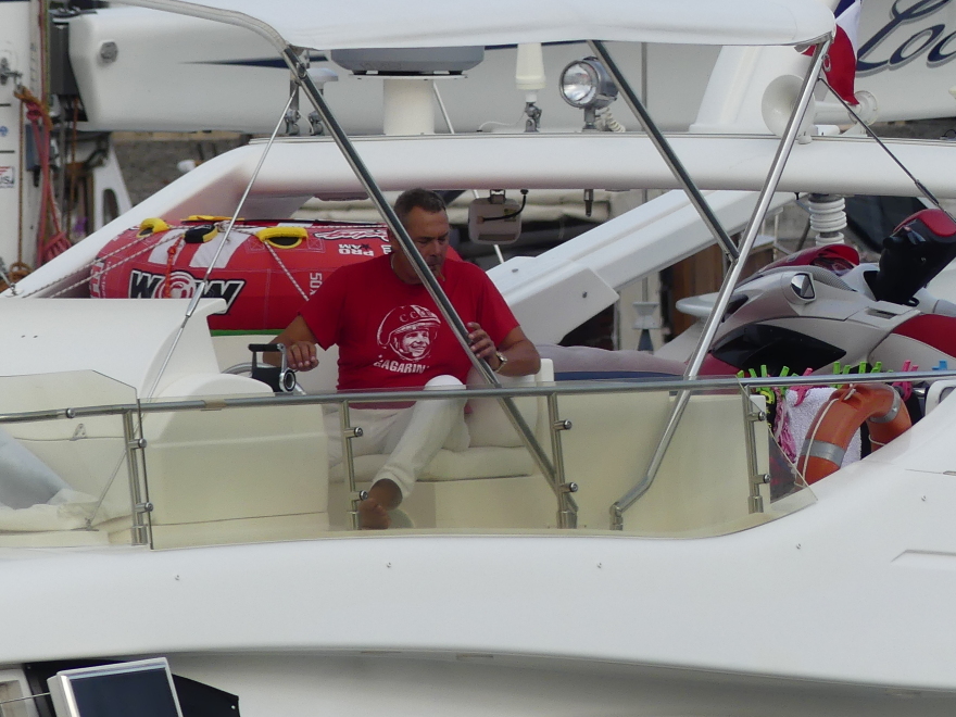 Πάνος Καμμένος: Σκαφάτος, αρμενίζει  στο Αιγαίο...