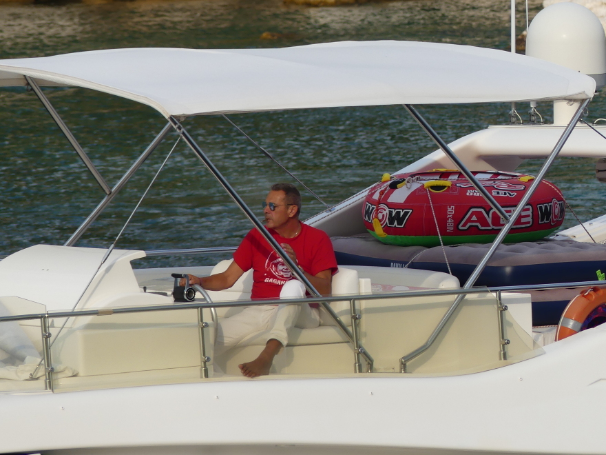 Πάνος Καμμένος: Σκαφάτος, αρμενίζει  στο Αιγαίο...