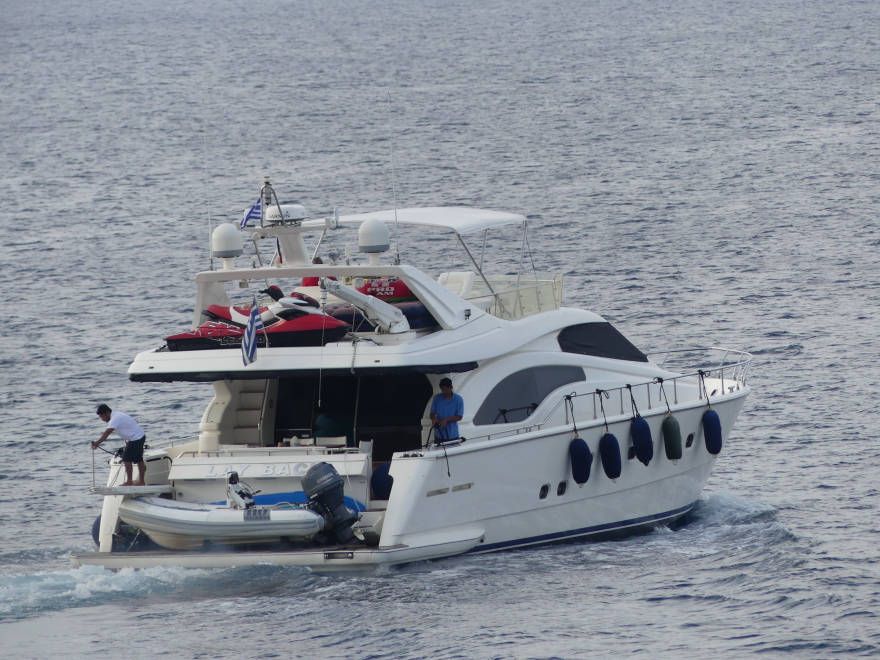 Πάνος Καμμένος: Σκαφάτος, αρμενίζει  στο Αιγαίο...