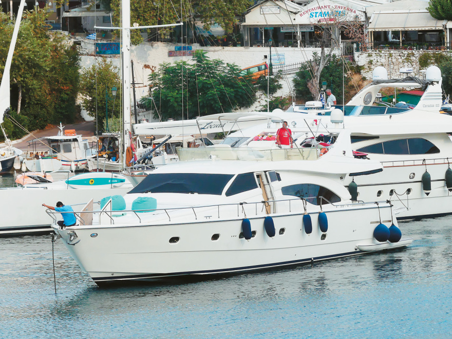 Πάνος Καμμένος: Σκαφάτος, αρμενίζει  στο Αιγαίο...