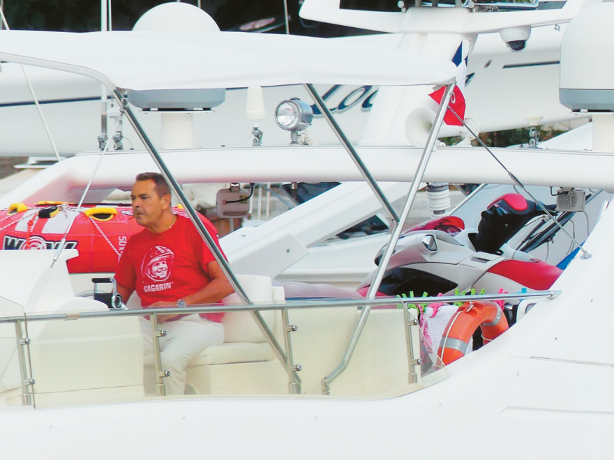 Πάνος Καμμένος: Σκαφάτος, αρμενίζει  στο Αιγαίο...