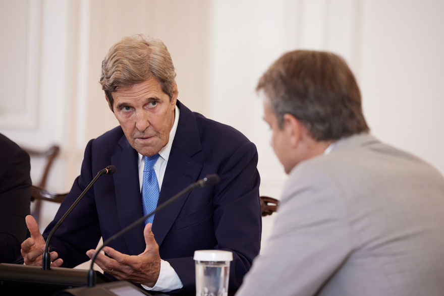 Συνάντηση Κυριάκου Μητσοτάκη - Τζον Κέρι: «Η Ελλάδα είναι το κέντρο των εξελίξεων», είπε ο Ειδικός Απεσταλμένος του Μπάιντεν