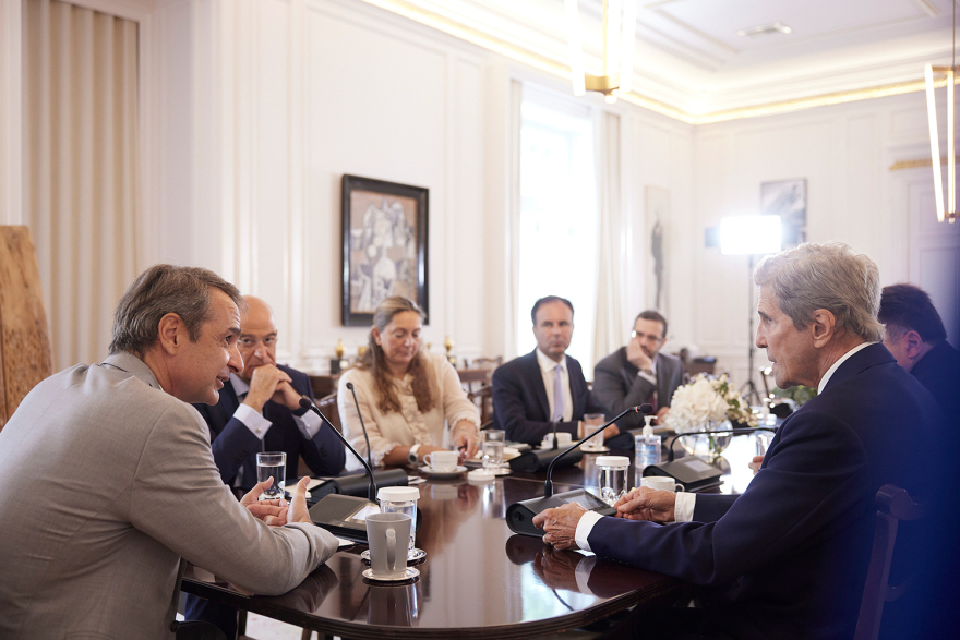 Συνάντηση Κυριάκου Μητσοτάκη - Τζον Κέρι: «Η Ελλάδα είναι το κέντρο των εξελίξεων», είπε ο Ειδικός Απεσταλμένος του Μπάιντεν