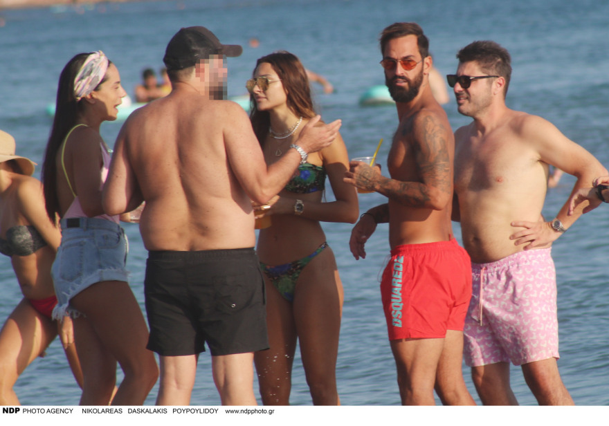 Survivor: Οι πρώην παίκτες του ριάλιτι απολαμβάνουν το μπάνιο τους στη Βούλα