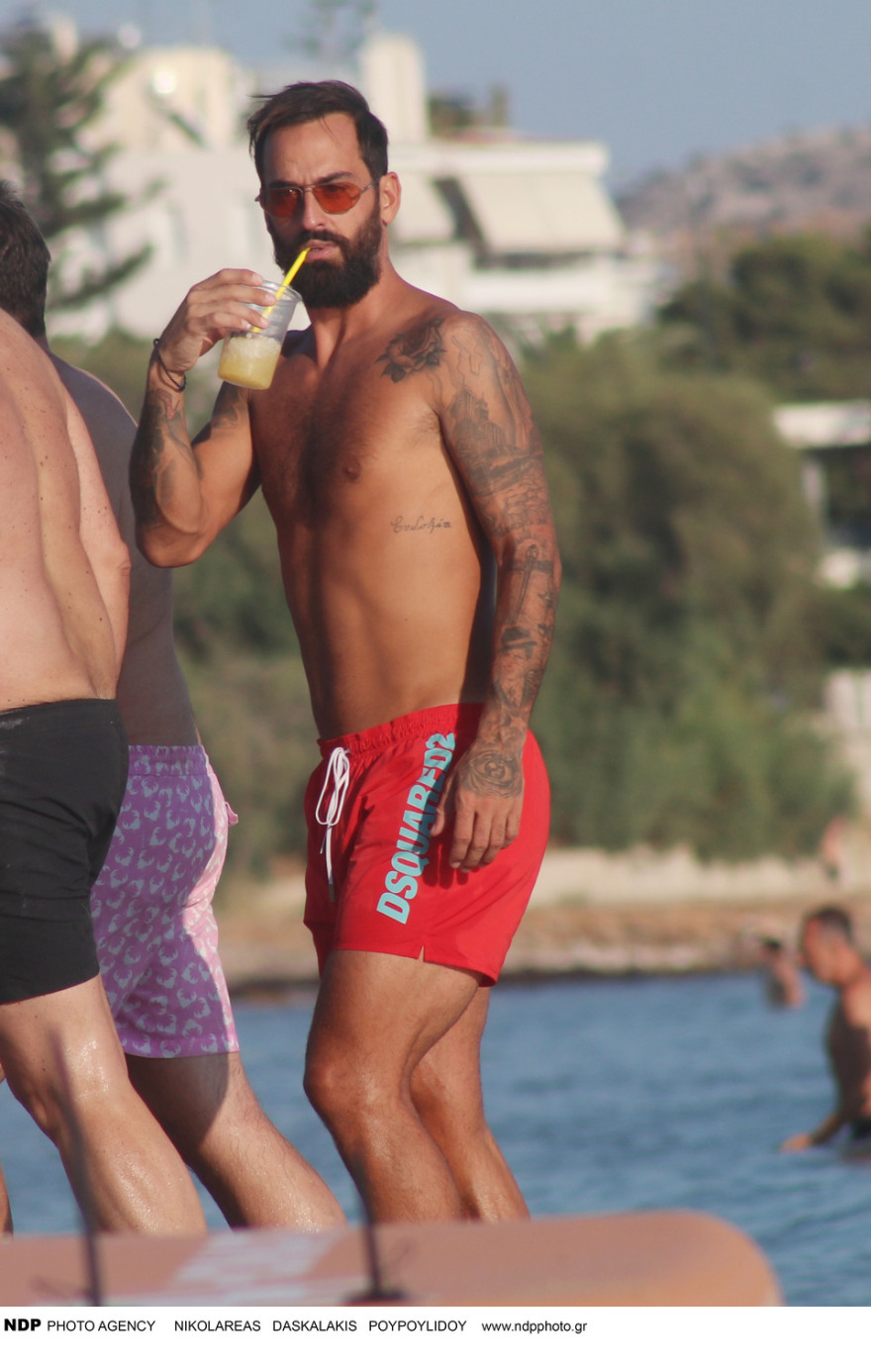 Survivor: Οι πρώην παίκτες του ριάλιτι απολαμβάνουν το μπάνιο τους στη Βούλα