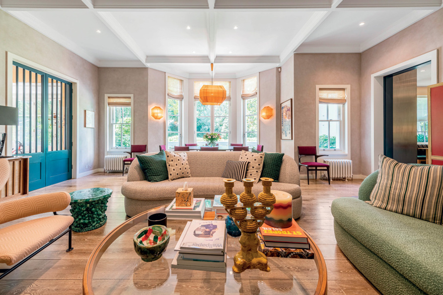 Η Καμίλα Πάρκερ Μπόουλς βγάζει στο σφυρί την έπαυλή της στο Λονδίνο για €12 εκατ. 