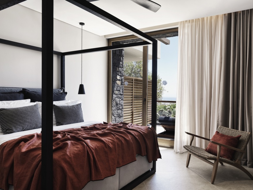 Άνοιξε το Magna Resort Santorini, το νέο μέλος της «Unbound Collection by Hayatt»