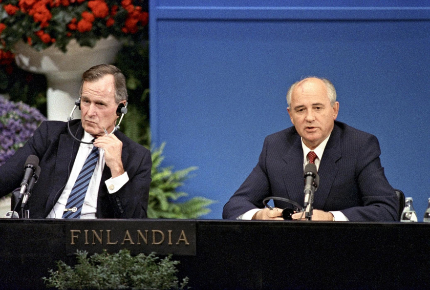 Παγκόσμια συγκίνηση για τον Γκορμπατσόφ: Το παιδί αγροτών που έγινε ηγέτης της ΕΣΣΔ