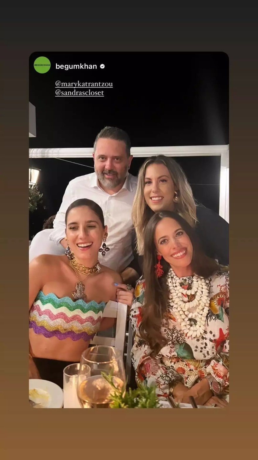 Ο Παύλος Γλίξμπουργκ χορεύει ζεϊμπέκικο λίγο πριν τη βάφτιση του γιου της Μαίρης Κατράντζου