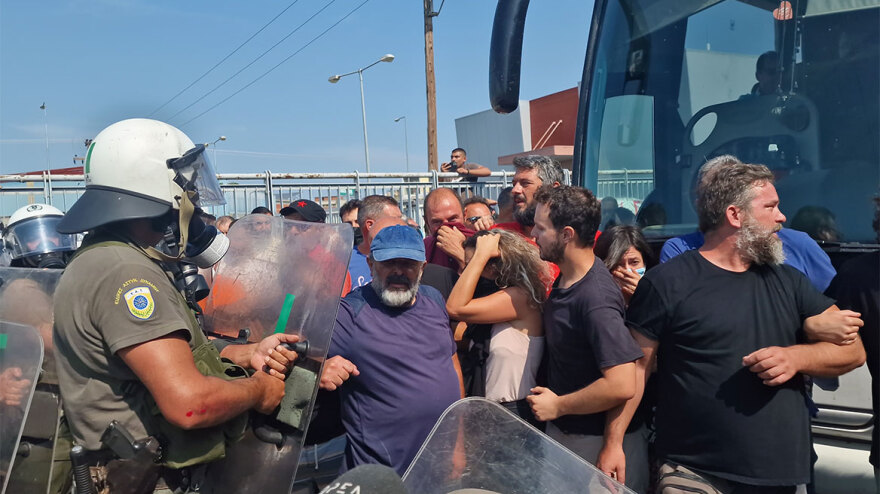 Θεσσαλονίκη: Δύο συλλήψεις για τα επεισόδια στη «Μαλαματίνα» - Τραυματίες τρεις αστυνομικοί, δύο διαδηλωτές στο νοσοκομείο