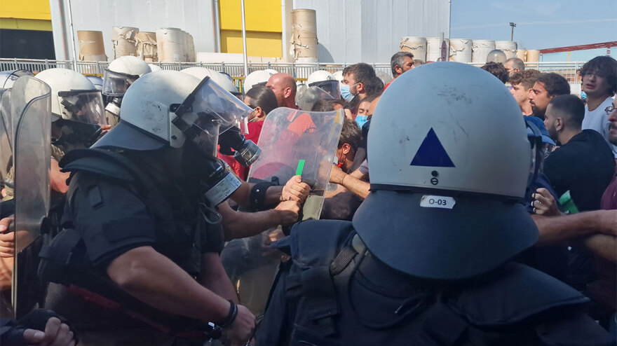 Θεσσαλονίκη: Δύο συλλήψεις για τα επεισόδια στη «Μαλαματίνα» - Τραυματίες τρεις αστυνομικοί, δύο διαδηλωτές στο νοσοκομείο