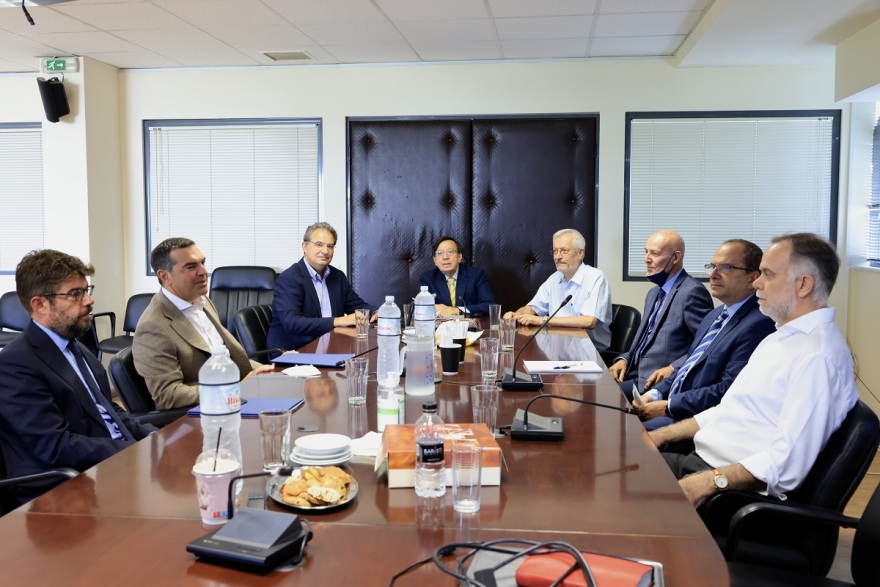 Τσίπρας: «Να κάνει άμεσα έρευνα η ΑΔΑΕ για το αν και πόσοι ακόμα βουλευτές παρακολουθούνται»