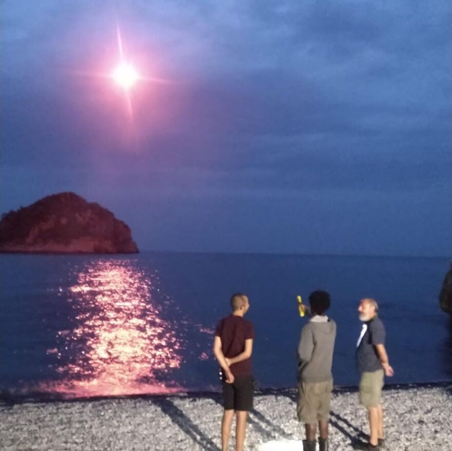 Triangle of Sadness: Στη Χιλιαδού η πρεμιέρα με πρωταγωνίστρια την αδικοχαμένη Τσάρλμπι Ντιν