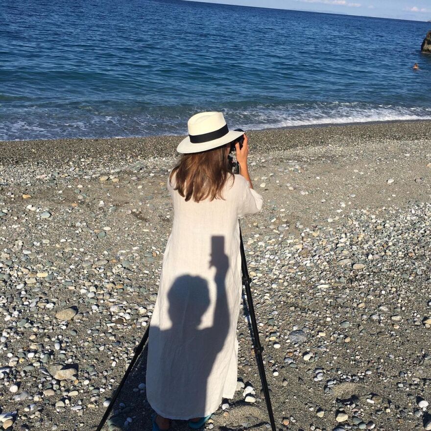 Triangle of Sadness: Στη Χιλιαδού η πρεμιέρα με πρωταγωνίστρια την αδικοχαμένη Τσάρλμπι Ντιν