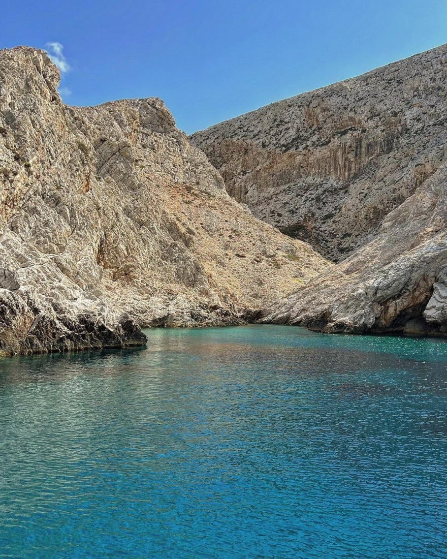 Η Ιωάννα Τριανταφυλλίδου αποχαιρετά το καλοκαίρι από τη Φολέγανδρο