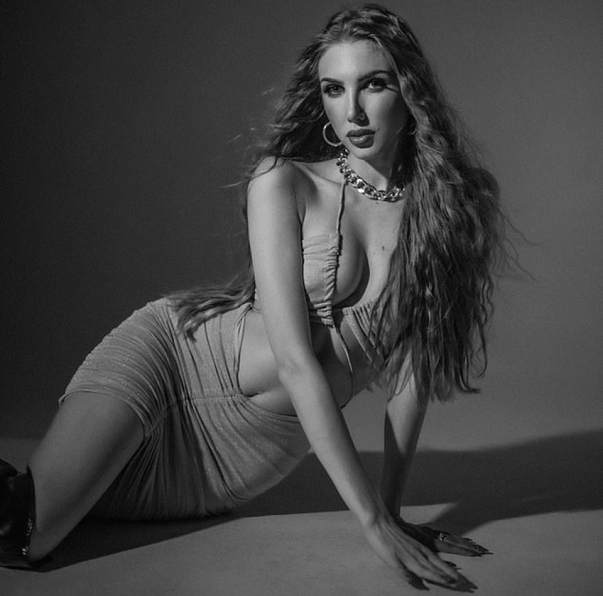 Ο αρχηγός της Ρωσικής Εθνοφρουράς έκανε πάρτι και εξωτικά ταξίδια με μοντέλα