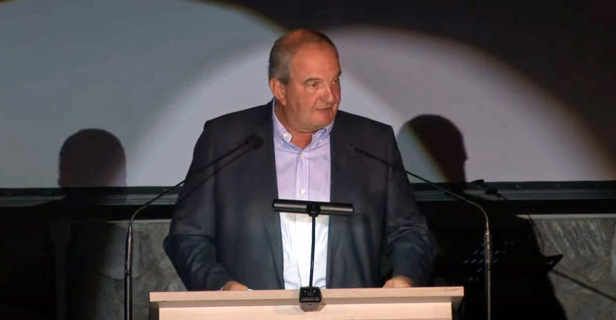 ΝΔ: Η «βελούδινη» αποχώρηση Καραμανλή και τα μηνύματα ενότητας