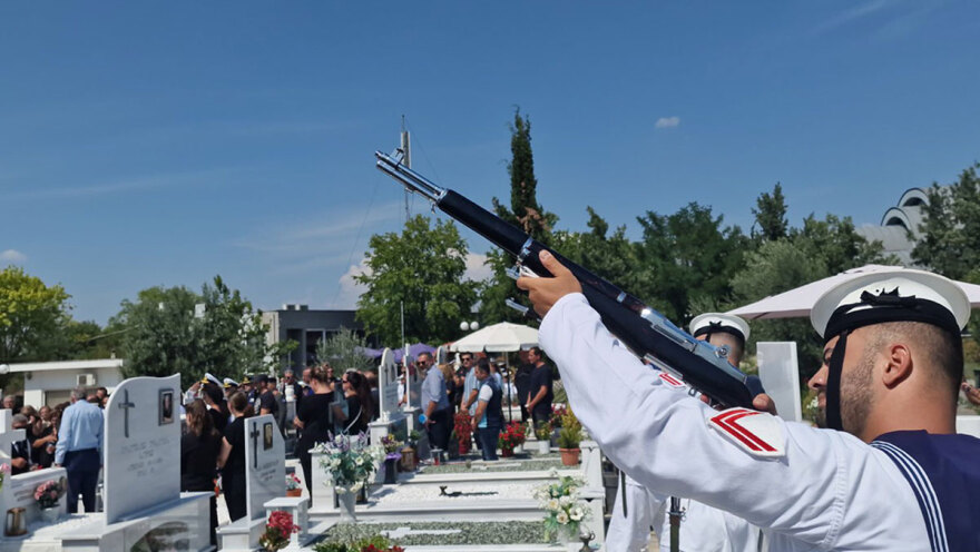 «Λυπάμαι που δεν πρόλαβα ένα χορό μαζί σου» - Συγκίνησε ο επικήδειος του αρχηγού των Δοκίμων για τη Θάλεια