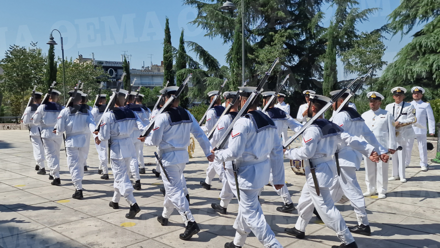 Λάρισα: Ράγισαν καρδιές στην κηδεία της 19χρονης Θάλειας 