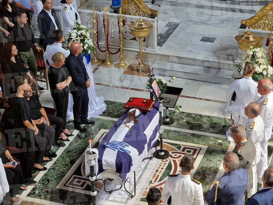 Λάρισα: Ράγισαν καρδιές στην κηδεία της 19χρονης Θάλειας 