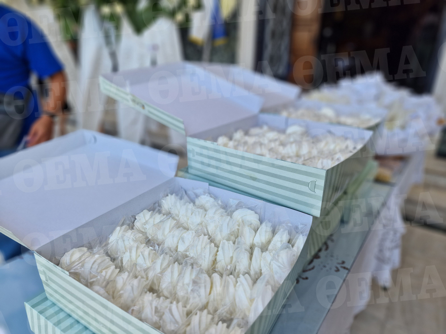 Λάρισα: Ράγισαν καρδιές στην κηδεία της 19χρονης Θάλειας 