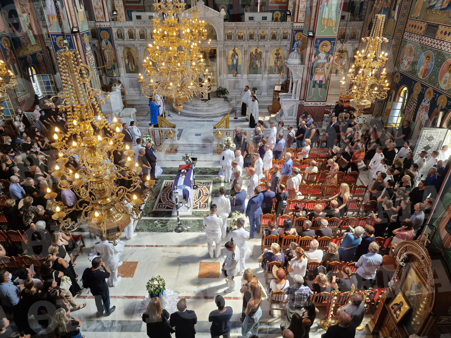 Λάρισα: Ράγισαν καρδιές στην κηδεία της 19χρονης Θάλειας 