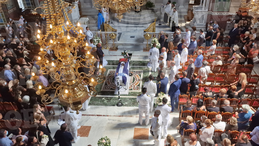 Λάρισα: Ράγισαν καρδιές στην κηδεία της 19χρονης Θάλειας 