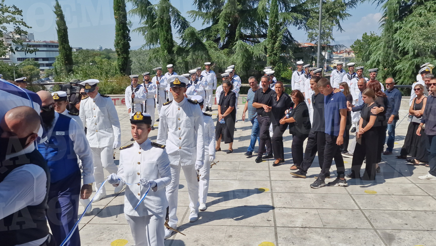 Λάρισα: Ράγισαν καρδιές στην κηδεία της 19χρονης Θάλειας 