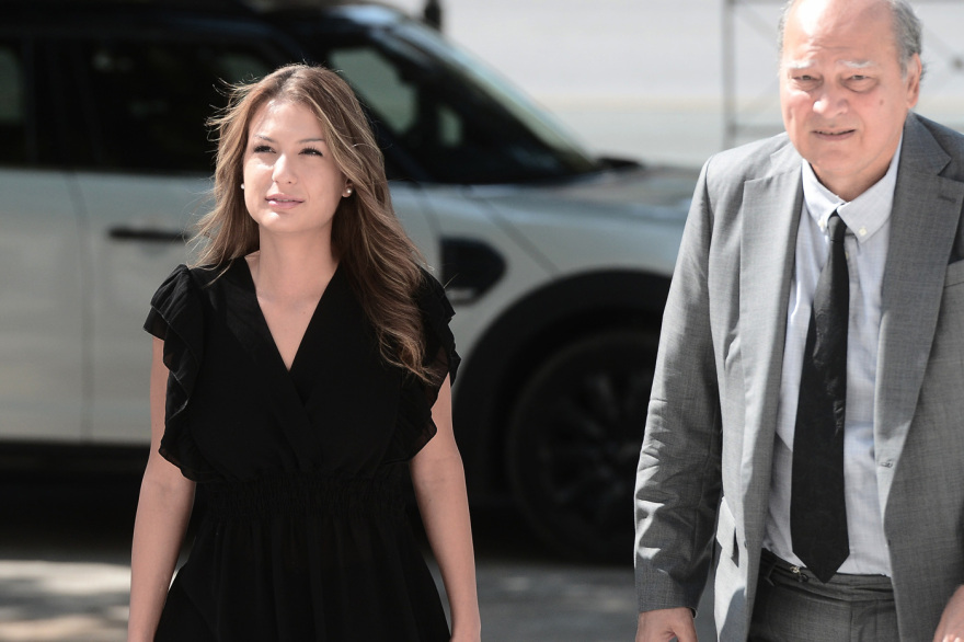 Στον Άρειο Πάγο η Γεωργία Μπίκα με τον συνήγορό της - Δείτε φωτογραφίες