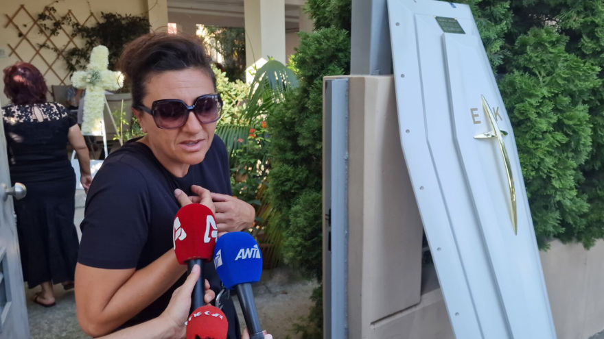 Λάρισα: Ράγισαν καρδιές στην κηδεία της 19χρονης Θάλειας 