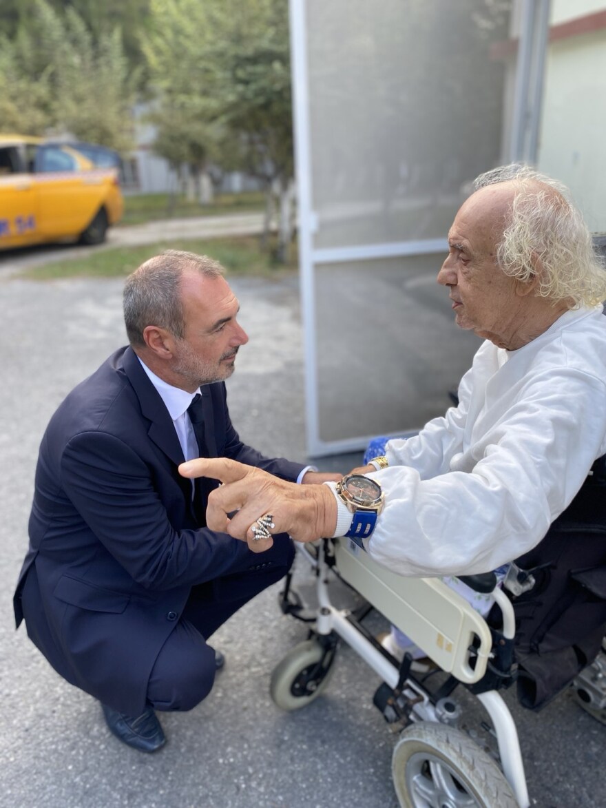 Στο Ιδρυμα Βαλουκλή της Κωνσταντινούπολης ο υφυπουργός Εξωτερικών Ανδρέας Κατσανιώτης