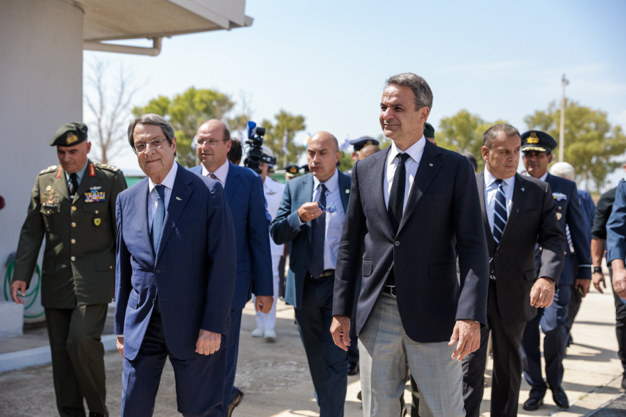 Κύπρος: Άλλαξε χέρια παρουσία Μητσοτάκη - Αναστασιάδη το κυβερνητικό αεροσκάφος που δωρίζει η Ελλάδα