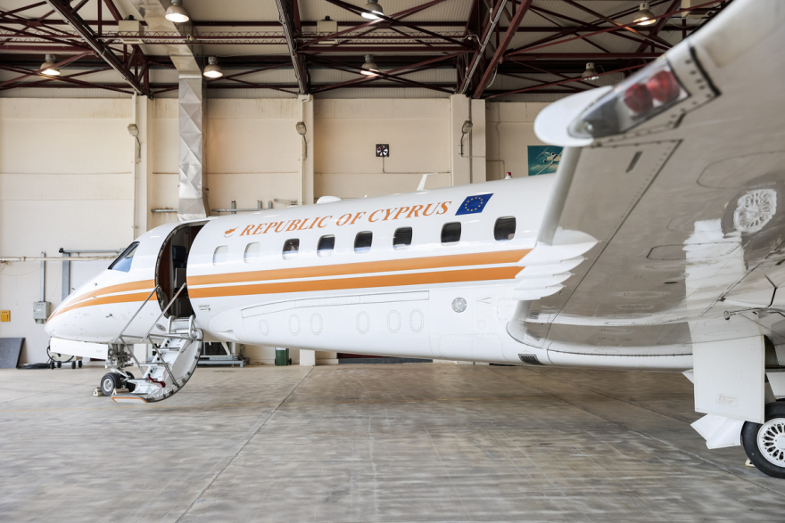 Κύπρος: Άλλαξε χέρια παρουσία Μητσοτάκη - Αναστασιάδη το κυβερνητικό αεροσκάφος που δωρίζει η Ελλάδα