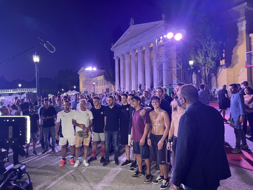 Νίκος Ανδρουλάκης: Αύριο στο χειρουργείο μετά τη ρήξη χιαστού, κανονικά σήμερα η ομιλία του 