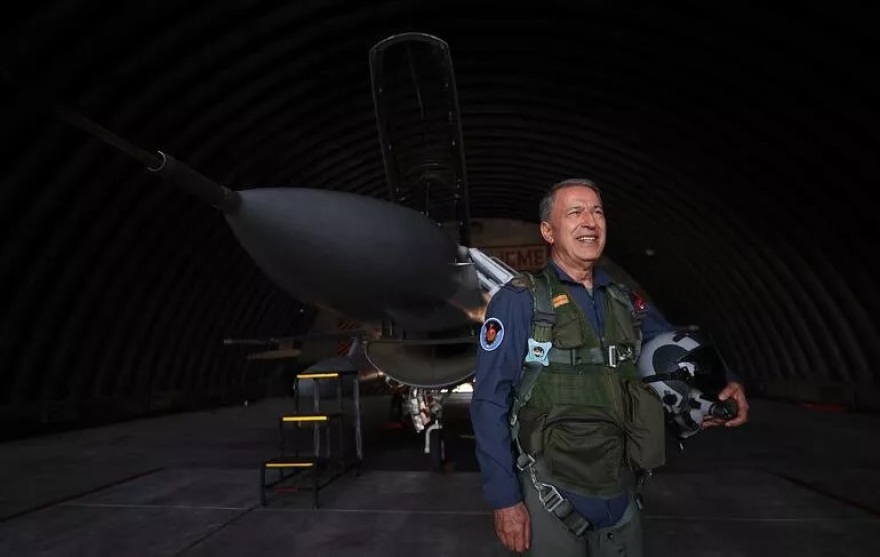 Νέα πρόκληση από τον Ακάρ: «Πέταξε» με F-16 πάνω από το βόρειο Αιγαίο