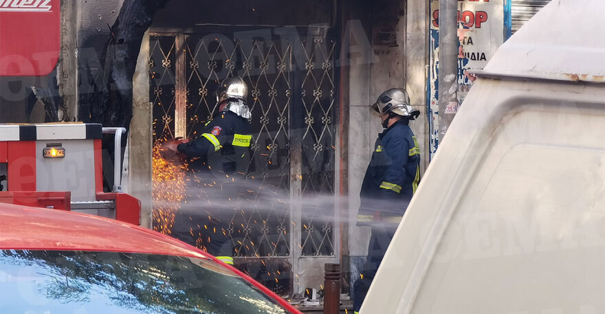 Φωτιά στην Αχαρνών: Βίντεο ντοκουμέντο από τη στιγμή της έκρηξης στο κατάστημα με τις φιάλες υγραερίου