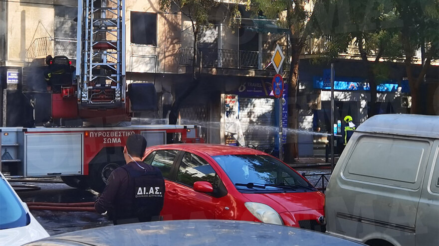 Φωτιά στην Αχαρνών: Βίντεο ντοκουμέντο από τη στιγμή της έκρηξης στο κατάστημα με τις φιάλες υγραερίου