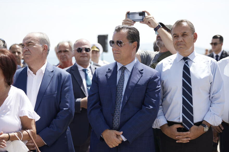 Εργαζόμενοι στα Ναυπηγεία Ελευσίνας σε Μητσοτάκη: «Σώσατε 600 οικογένειες»