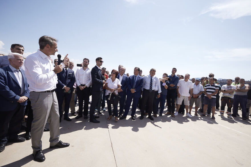 Εργαζόμενοι στα Ναυπηγεία Ελευσίνας σε Μητσοτάκη: «Σώσατε 600 οικογένειες»