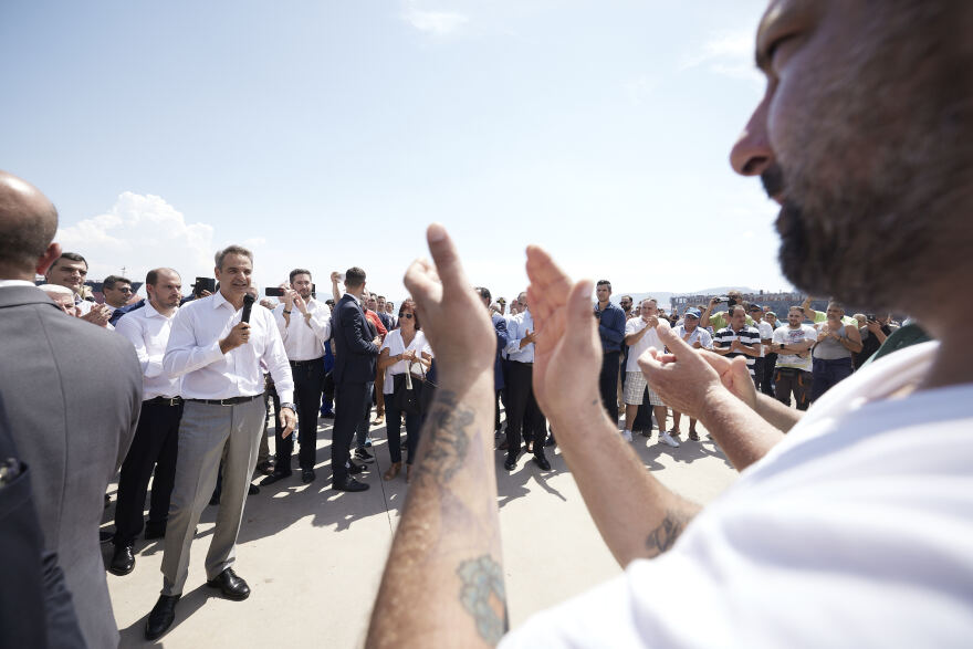 Εργαζόμενοι στα Ναυπηγεία Ελευσίνας σε Μητσοτάκη: «Σώσατε 600 οικογένειες»