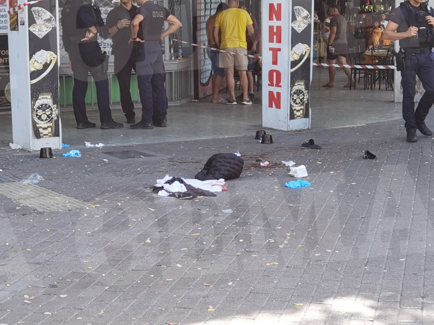 Πυροβολισμοί μέρα-μεσημέρι στην πλατεία Βάθη με δυο τραυματίες - Δείτε βίντεο