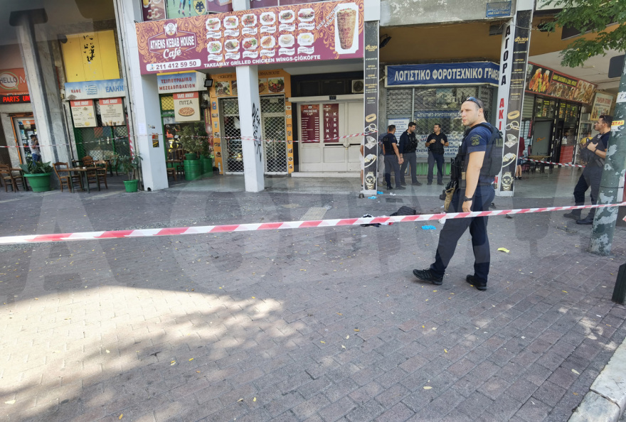 Πυροβολισμοί μέρα-μεσημέρι στην πλατεία Βάθη με δυο τραυματίες - Δείτε βίντεο