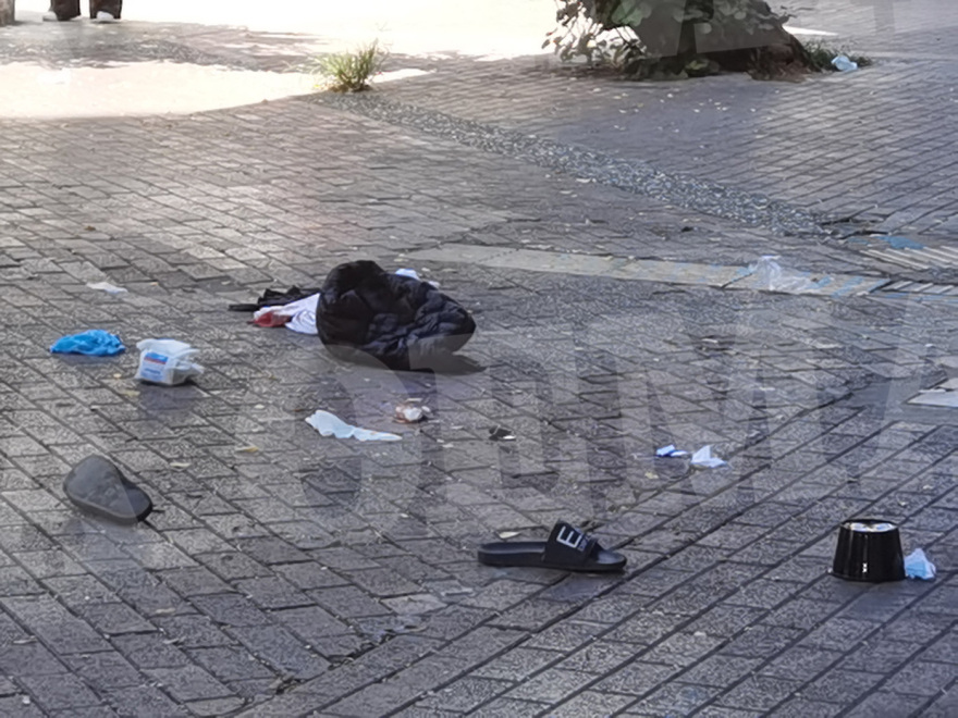 Πυροβολισμοί μέρα-μεσημέρι στην πλατεία Βάθη με δυο τραυματίες - Δείτε βίντεο