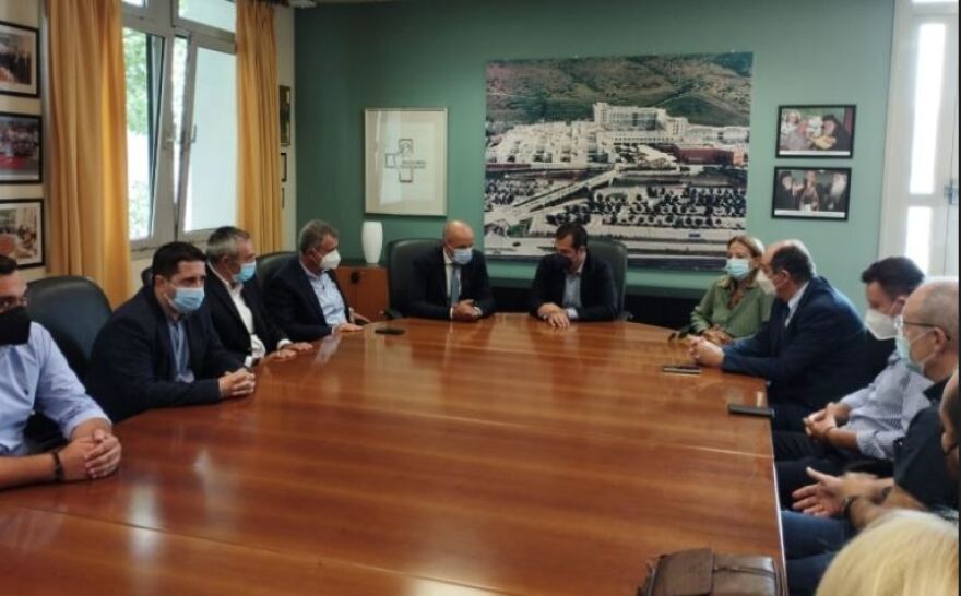 Επίσκεψη Πλεύρη στο «Παπαγεωργίου» - Συζητήθηκε η κάλυψη κενών θέσεων εργασίας 