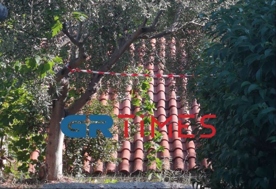 Πολίχνη: Ήταν νεκρός επί μέρες ο ηλικιωμένος - Η αιτία που προκάλεσε τον θάνατό του (φωτογραφίες)