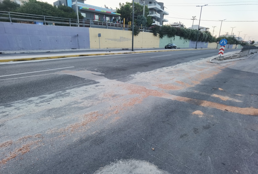 Λεωφ. Βουλιαγμένης: Καραμπόλα με 3 τραυματίες στην Βουλιαγμένης - Δείτε φωτογραφίες