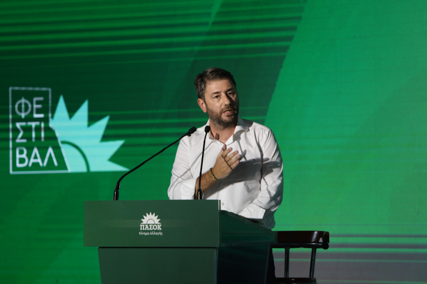 Ανδρουλάκης: Τσίπρας - Μητσοτάκης ξέχασαν πως δεν είναι ιδιοκτήτες του Μαξίμου, αλλά ένοικοι