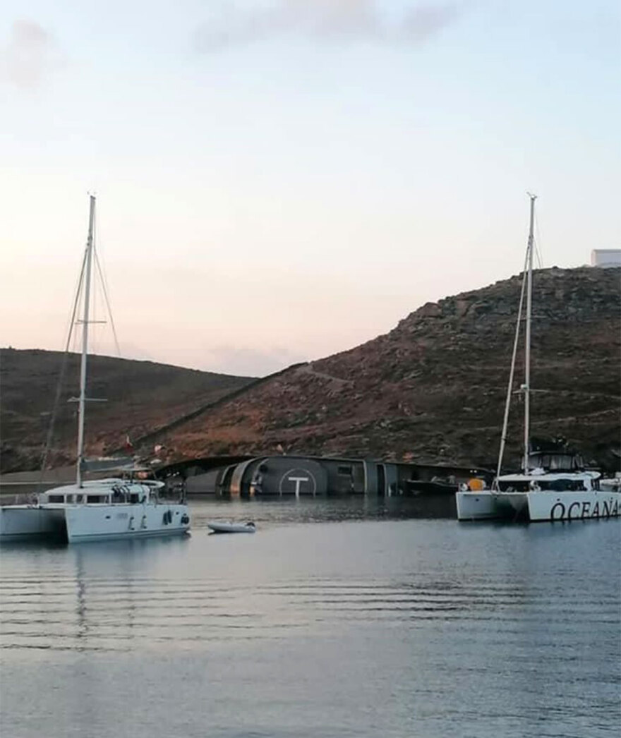 Κύθνος: Το σούπερ γιοτ «007» αξίας δεκάδων εκατομμυρίων έχει σχεδόν βυθιστεί - Δείτε νέα βίντεο